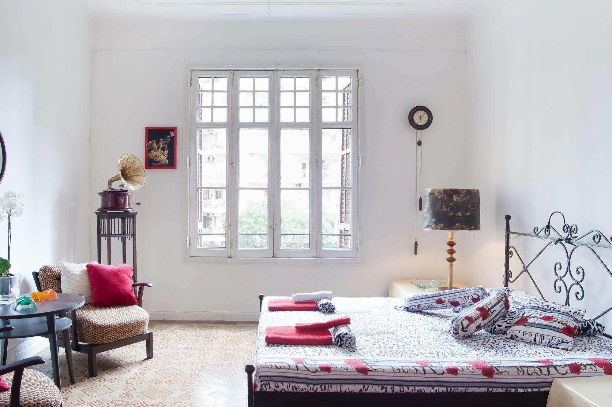 Casa Trianon Bed & Breakfast Barcelona Bagian luar foto