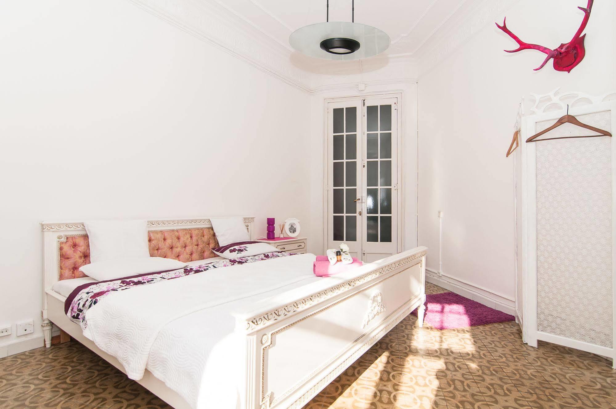 Casa Trianon Bed & Breakfast Barcelona Bagian luar foto