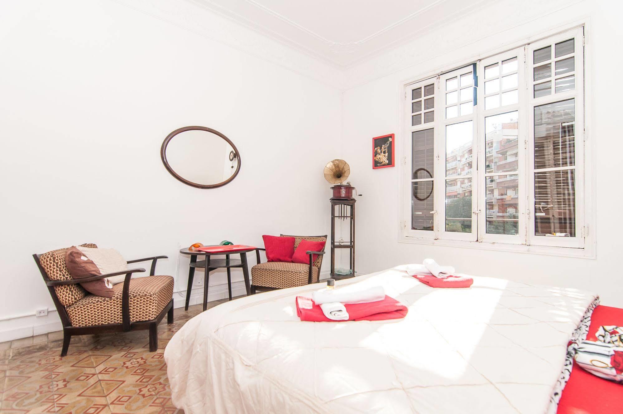 Casa Trianon Bed & Breakfast Barcelona Bagian luar foto