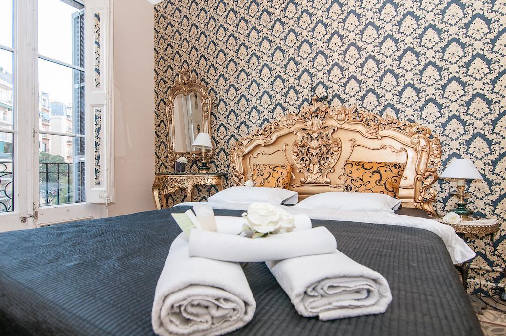 Casa Trianon Bed & Breakfast Barcelona Bagian luar foto